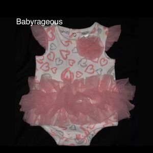 💗Nwot Beautiful Tootoo Onesie Size Newborn💗
